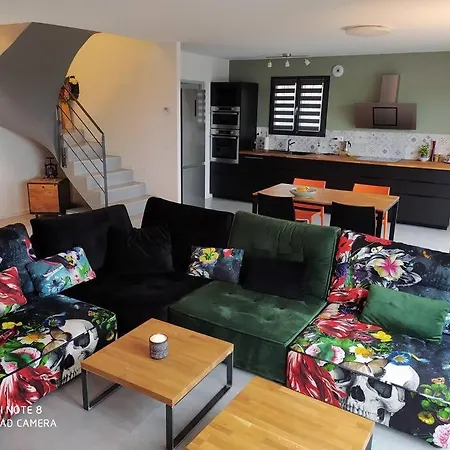 Maison Emmanuelle, Entre Ville Et Mer 耶尔